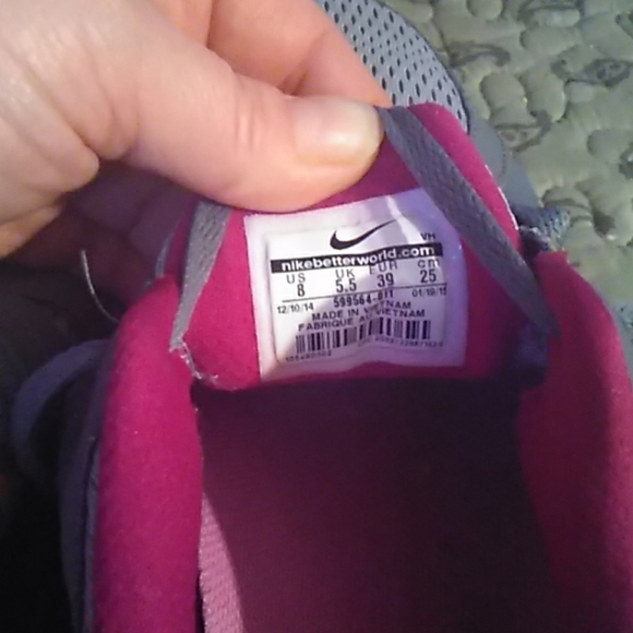 Woman's Nike  shoes - Picture 5 of 5